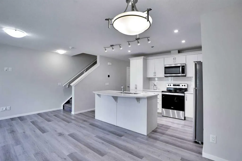 154 Cityside Grove NE
