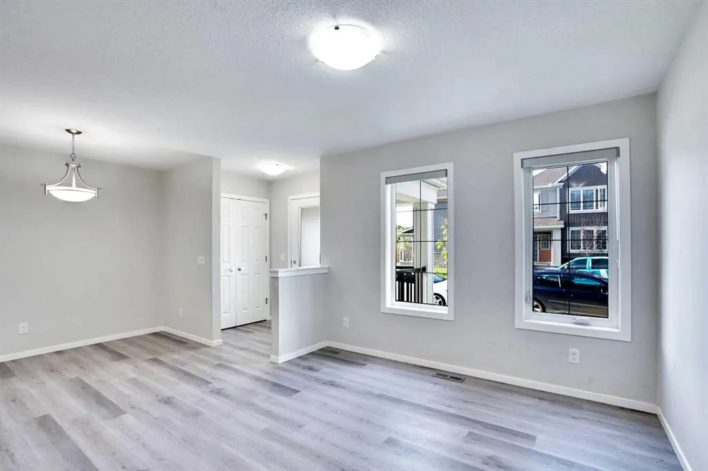 154 Cityside Grove NE