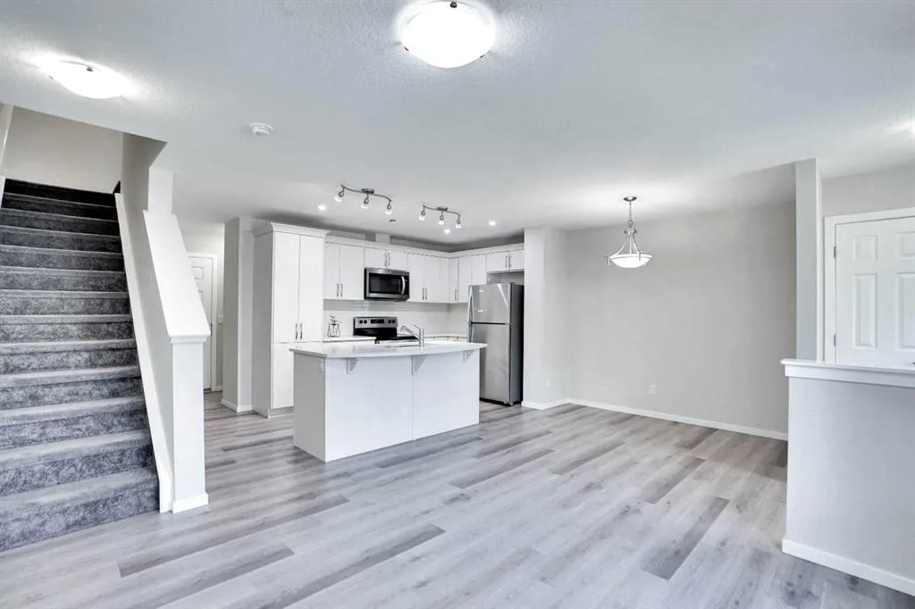 154 Cityside Grove NE