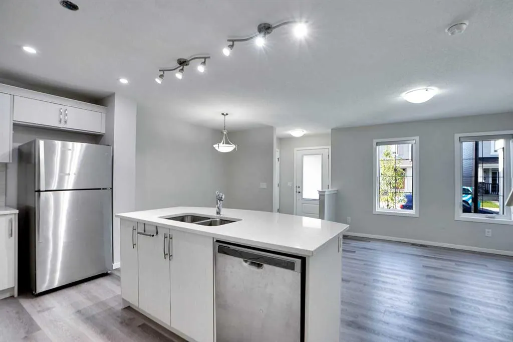 154 Cityside Grove NE
