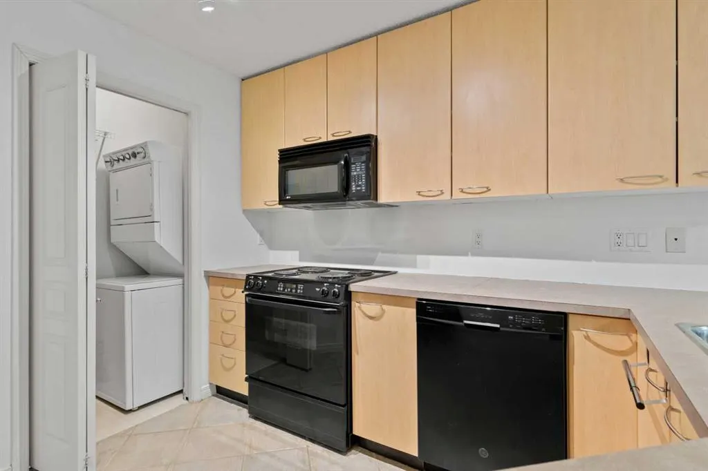 22 Richard Place SW, #143
