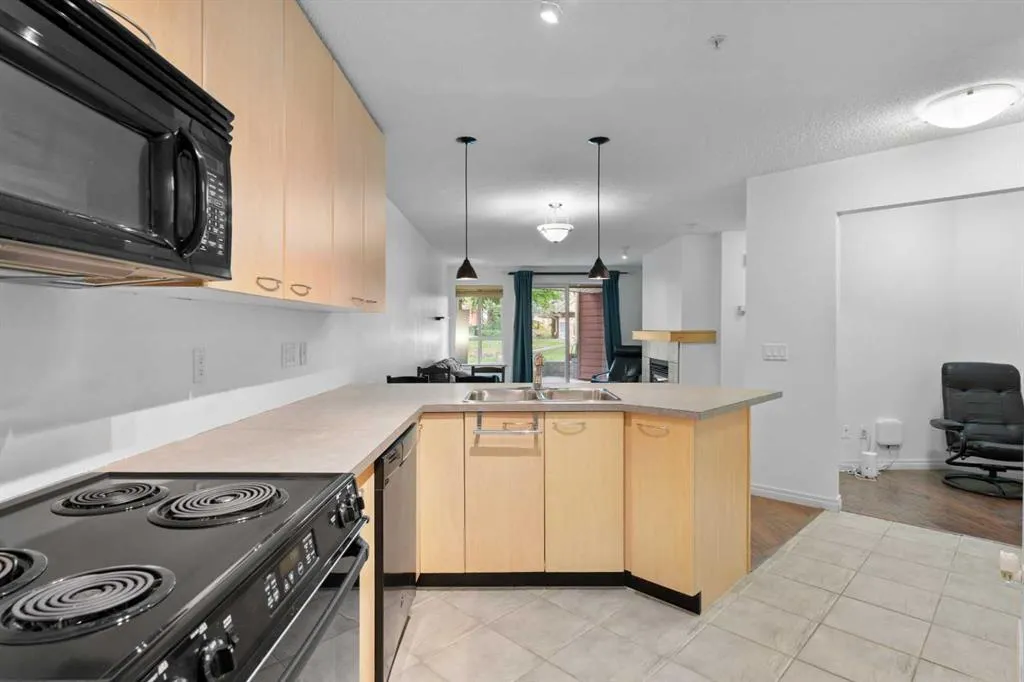 22 Richard Place SW, #143