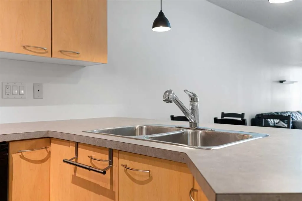 22 Richard Place SW, #143
