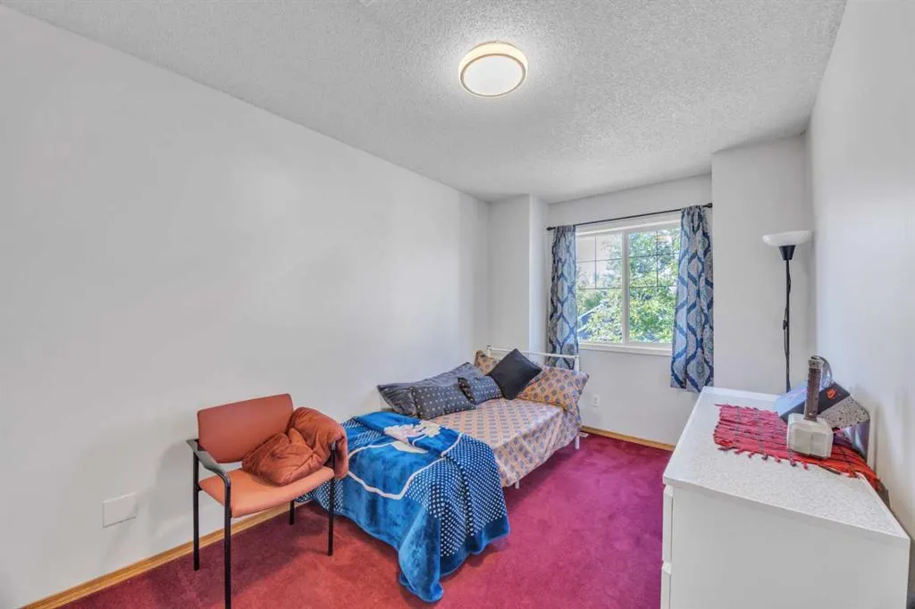144 Tarington Park NE