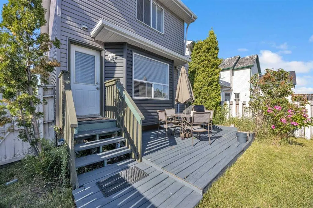 144 Tarington Park NE