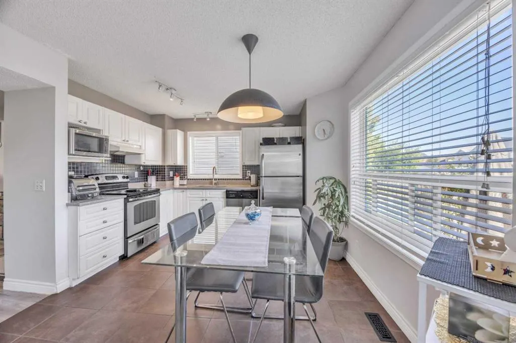 144 Tarington Park NE