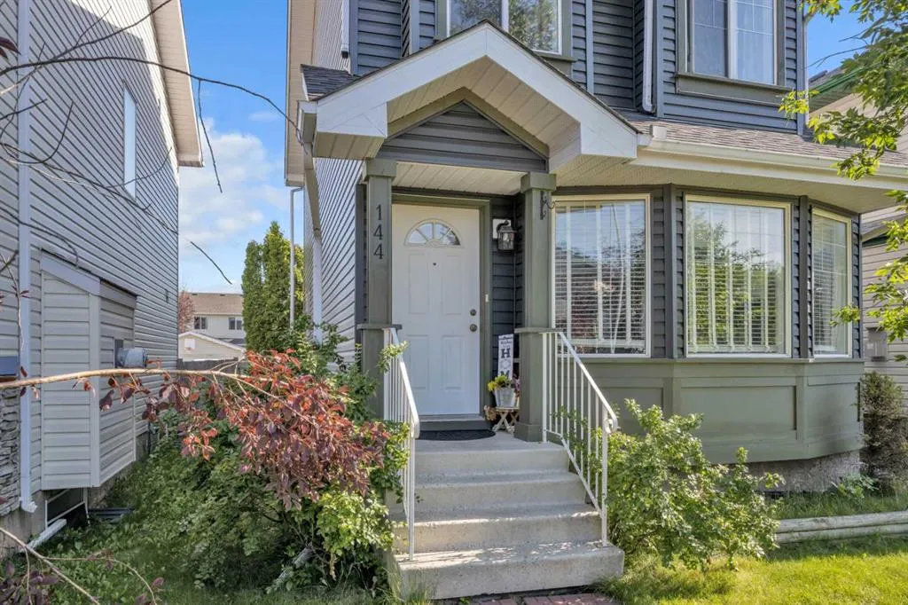 144 Tarington Park NE