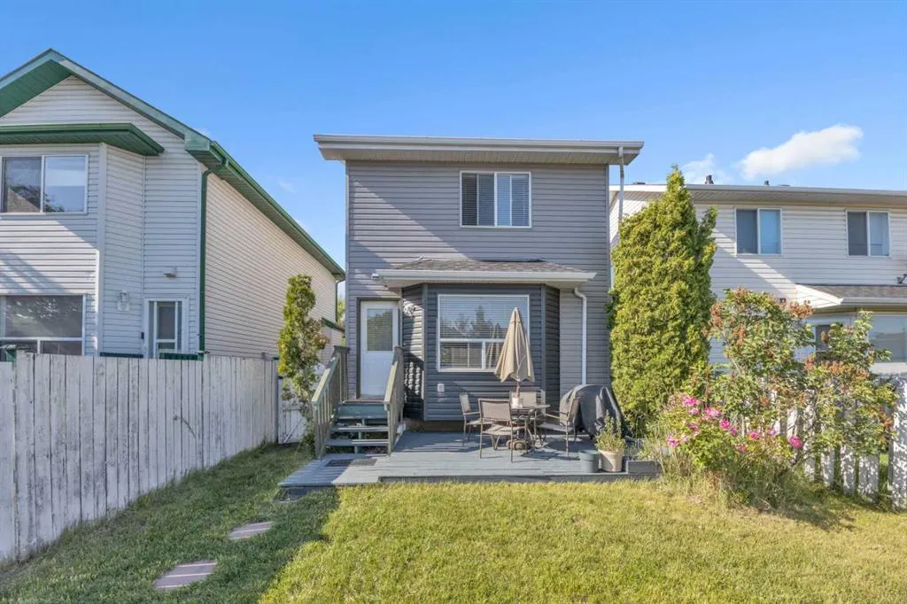 144 Tarington Park NE