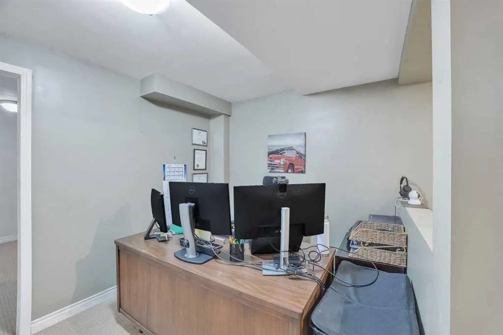 144 Tarington Park NE