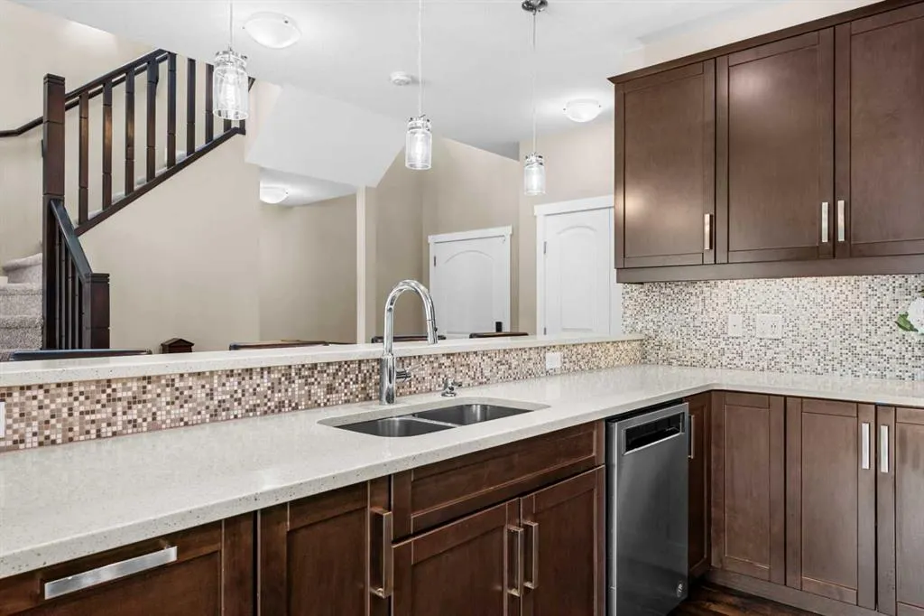 240 Copperpond Green SE