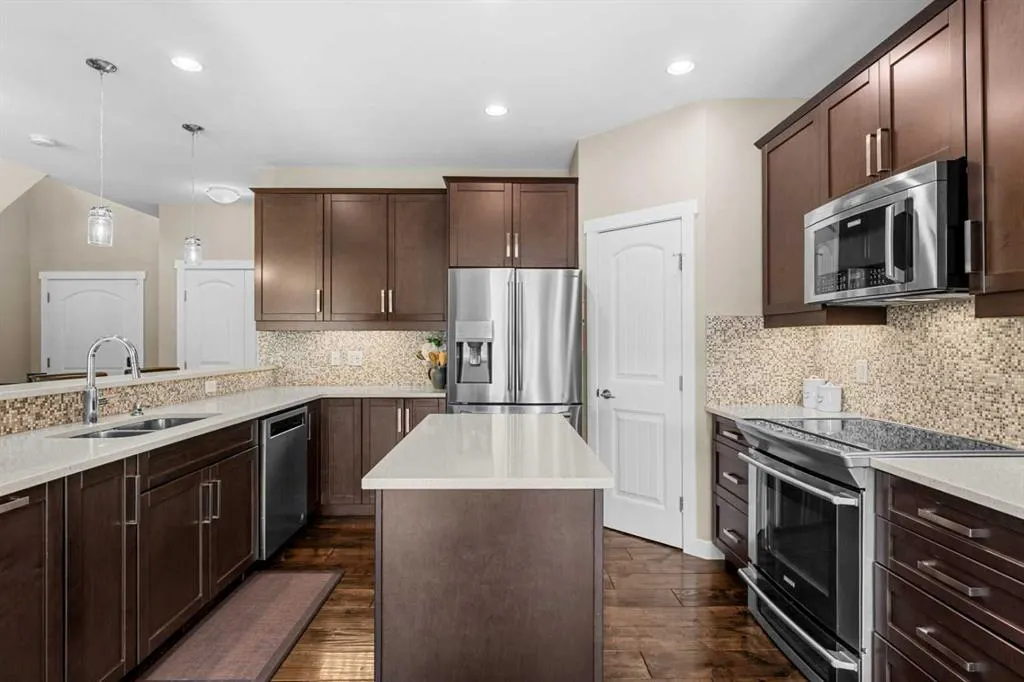 240 Copperpond Green SE