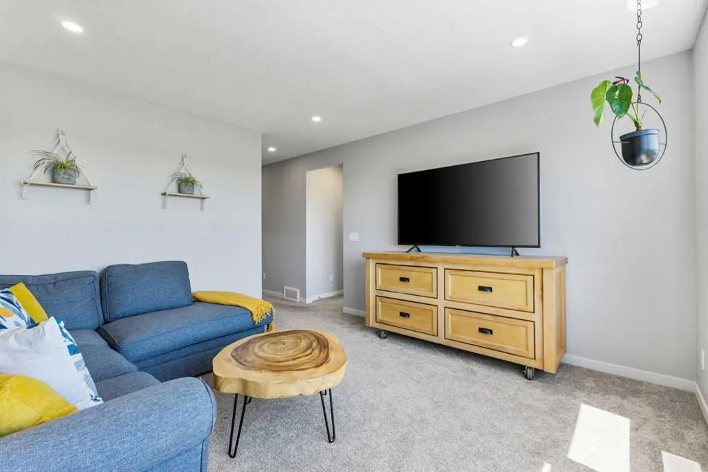 307 Monterey Place SE
