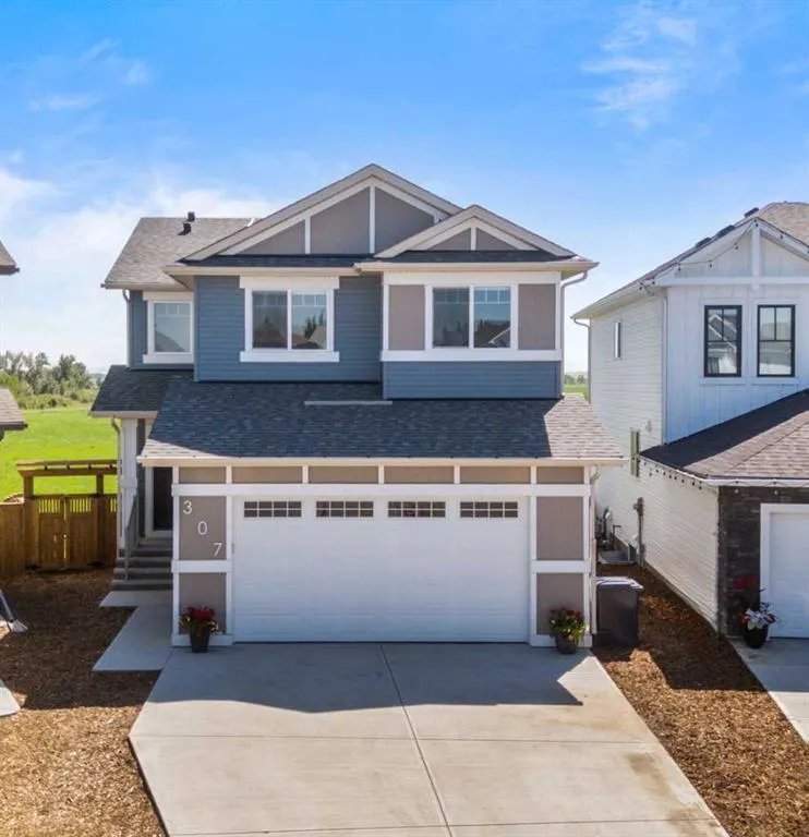 307 Monterey Place SE