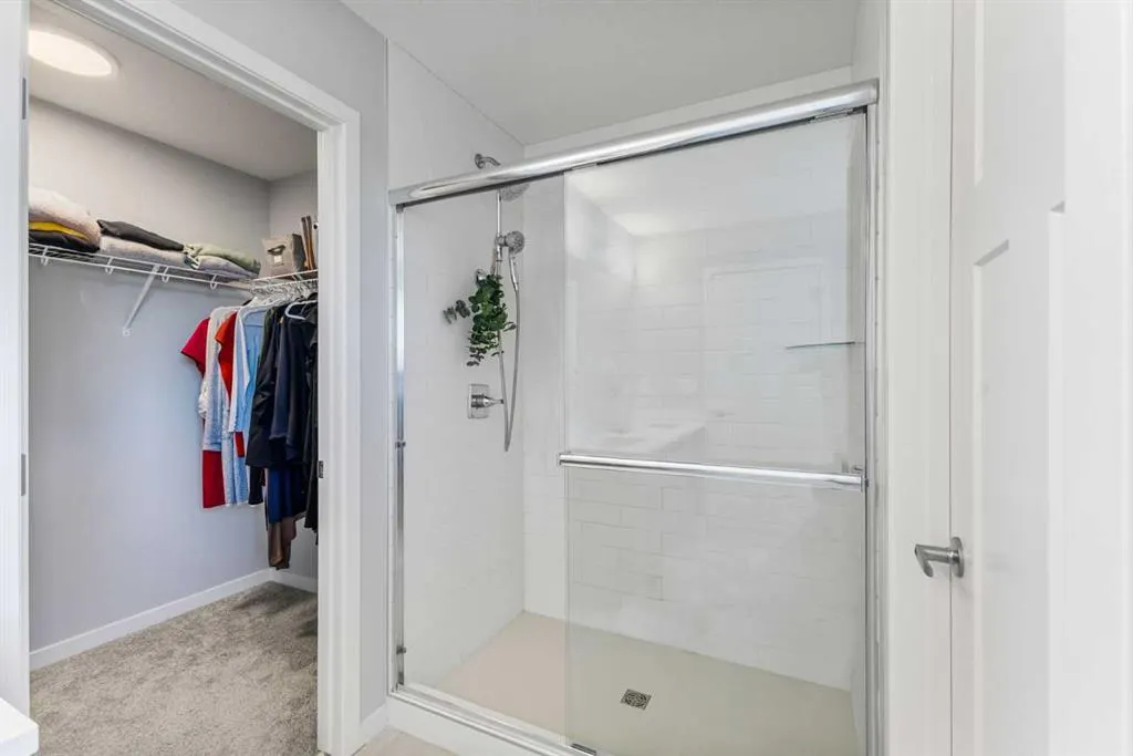 307 Monterey Place SE