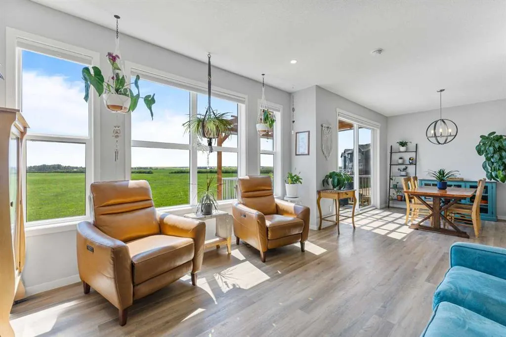 307 Monterey Place SE