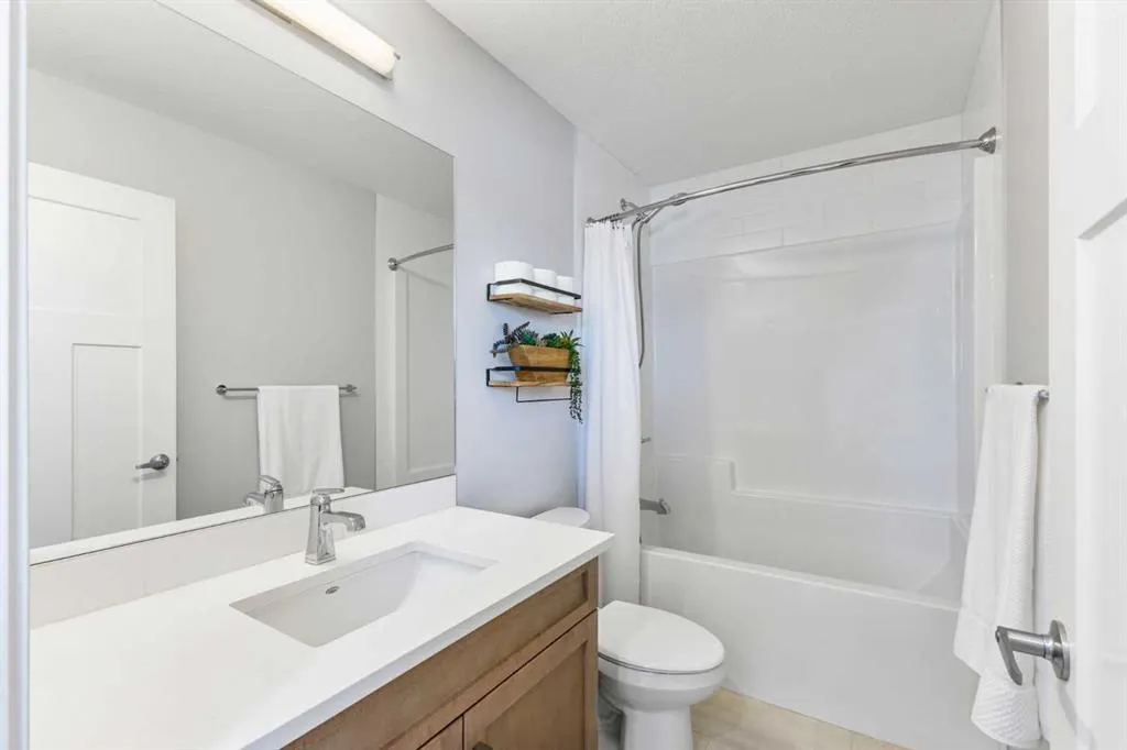 307 Monterey Place SE