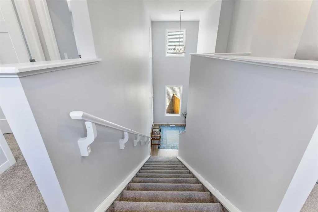 307 Monterey Place SE