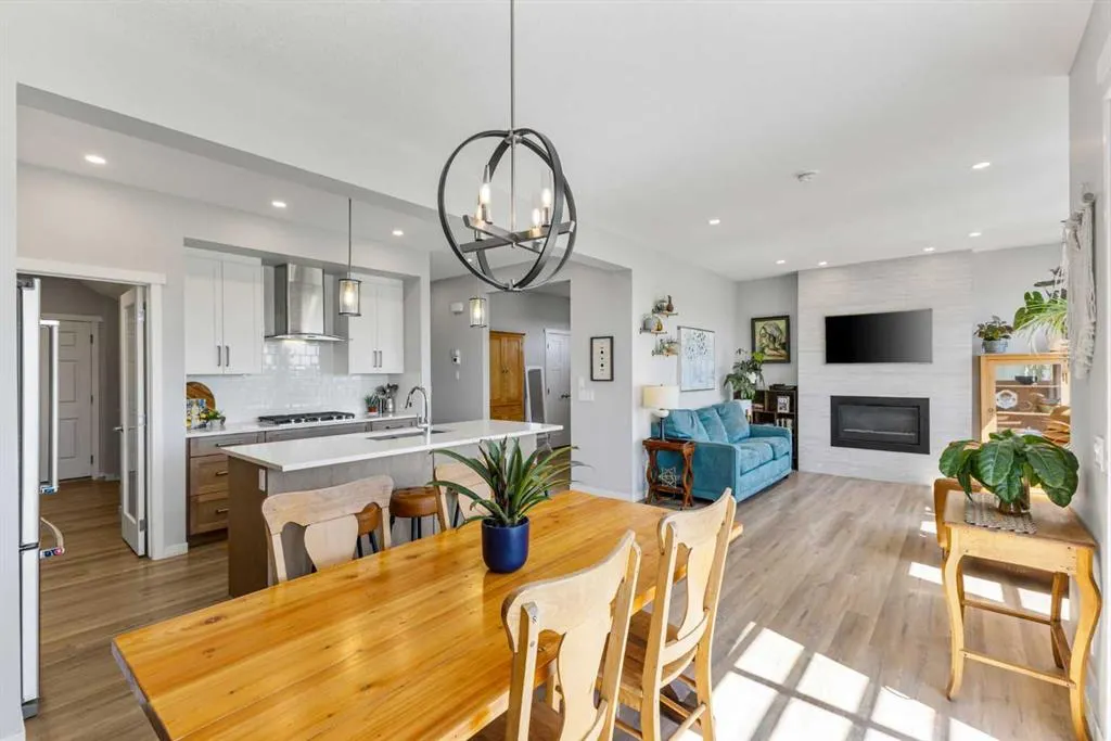 307 Monterey Place SE