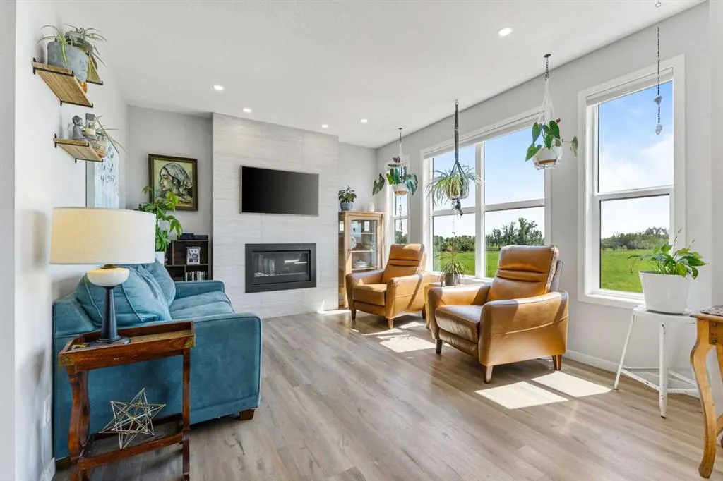307 Monterey Place SE