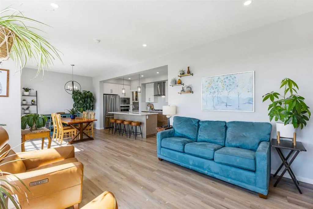 307 Monterey Place SE