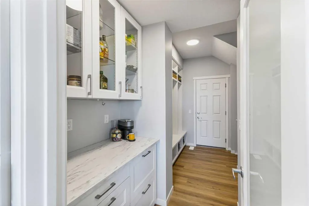 307 Monterey Place SE