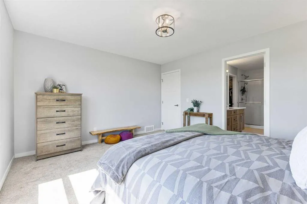 307 Monterey Place SE
