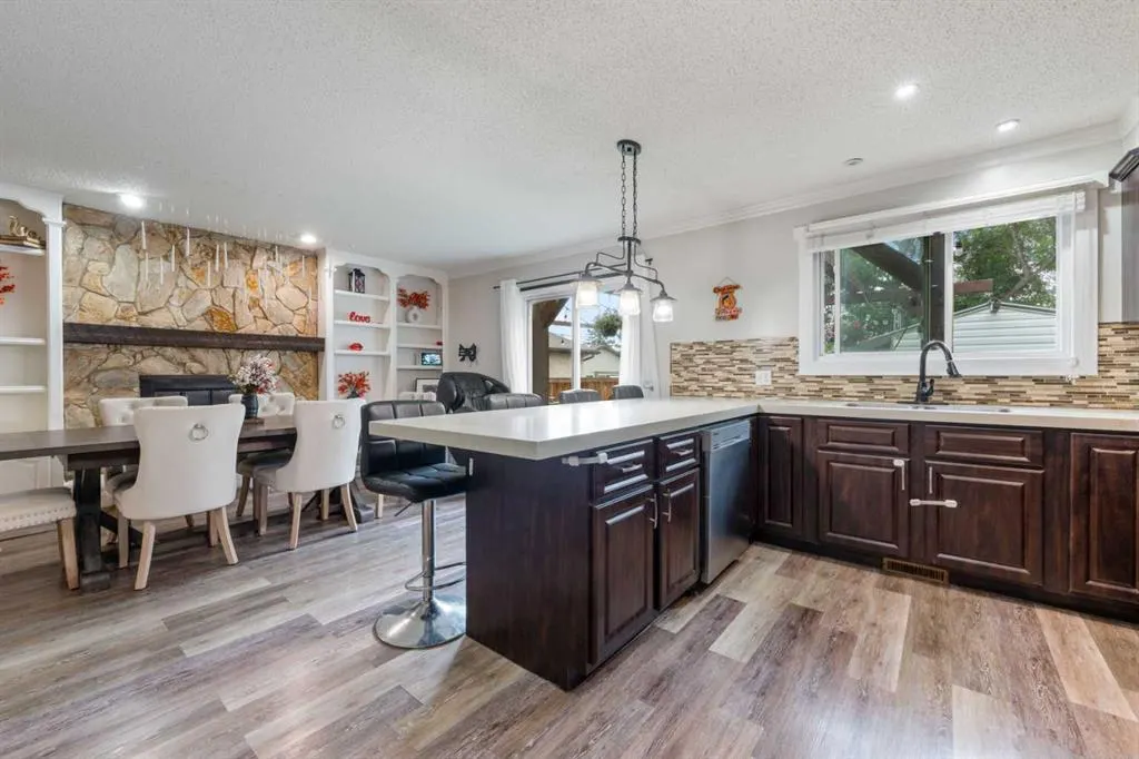80 TAYLOR Way SE