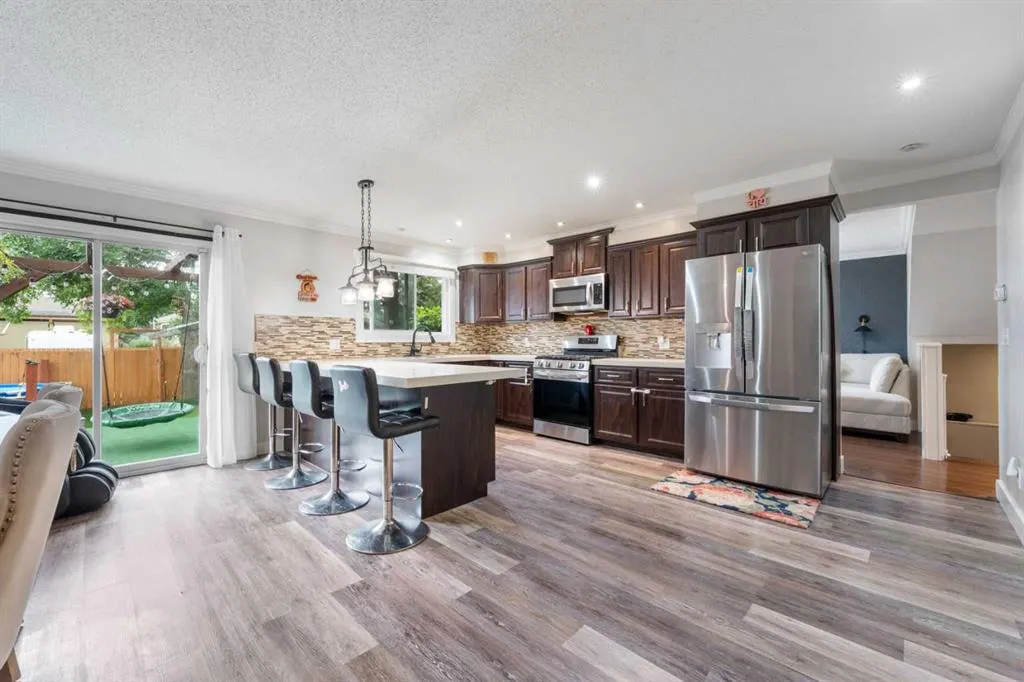 80 TAYLOR Way SE