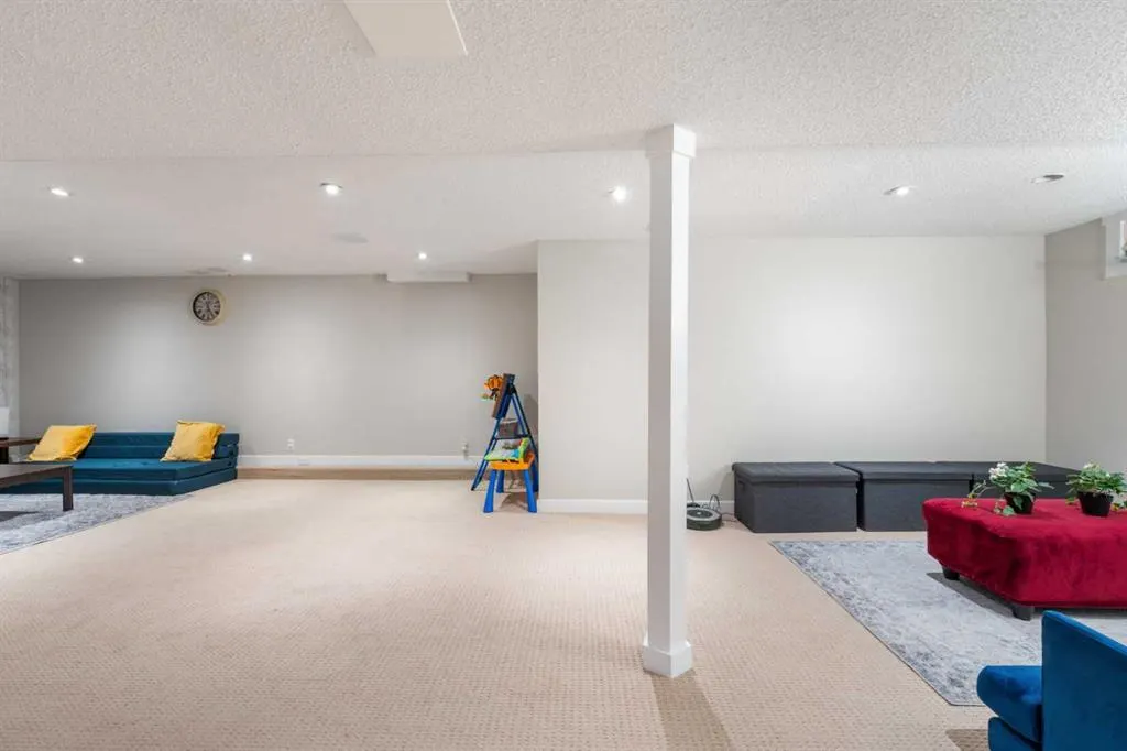 80 TAYLOR Way SE