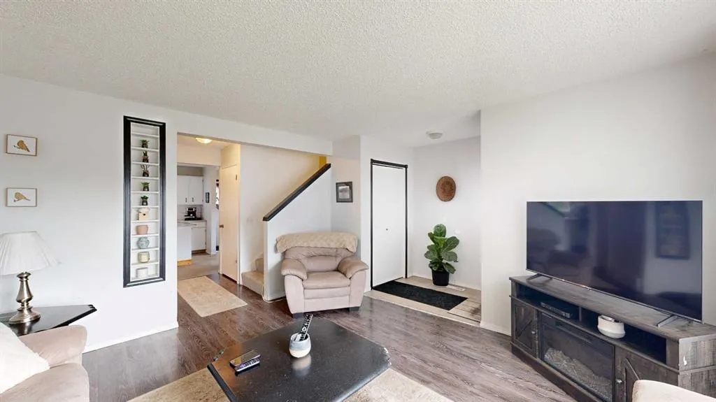 109 Bermondsey Way NW