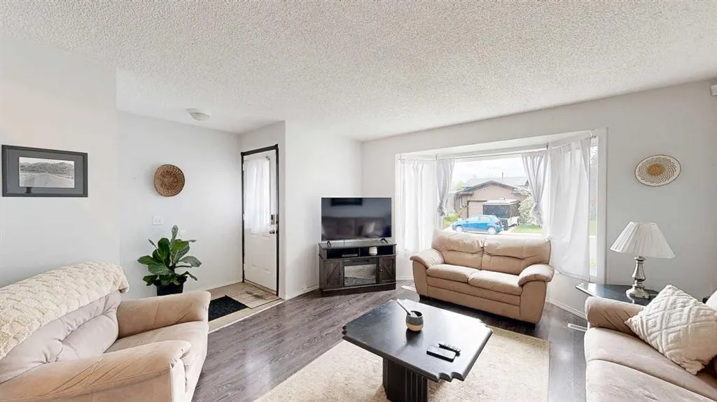 109 Bermondsey Way NW
