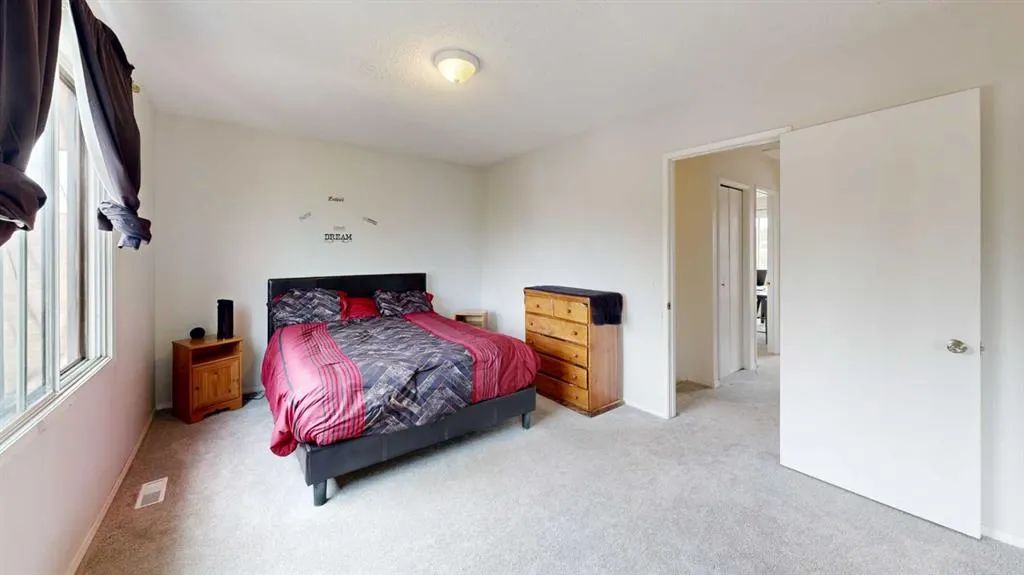 109 Bermondsey Way NW