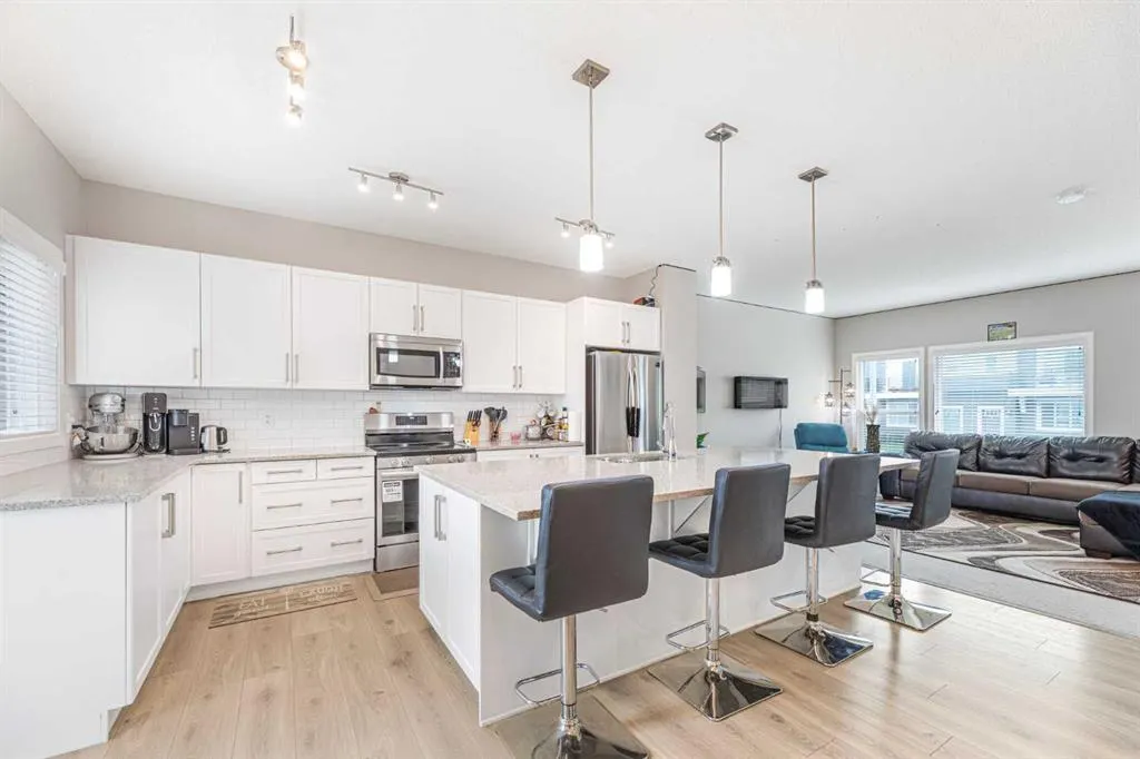 25 Cornerstone Manor NE