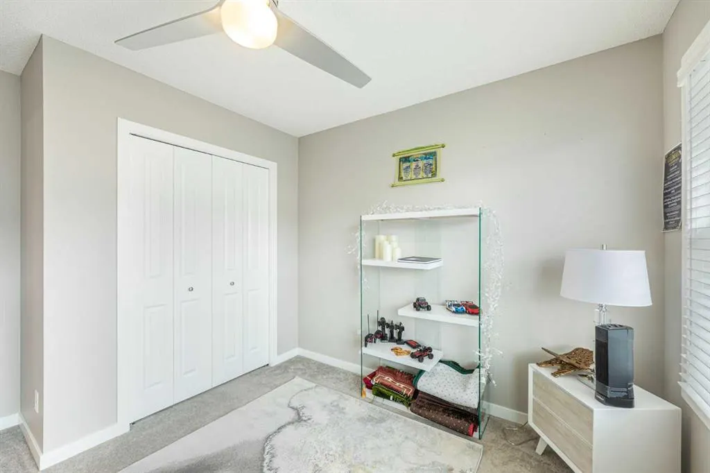 25 Cornerstone Manor NE