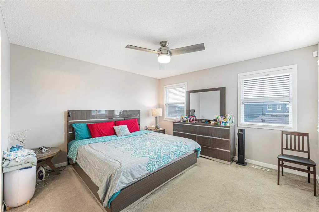 25 Cornerstone Manor NE