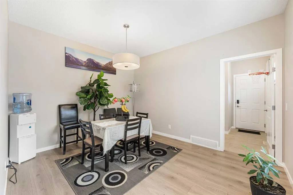25 Cornerstone Manor NE