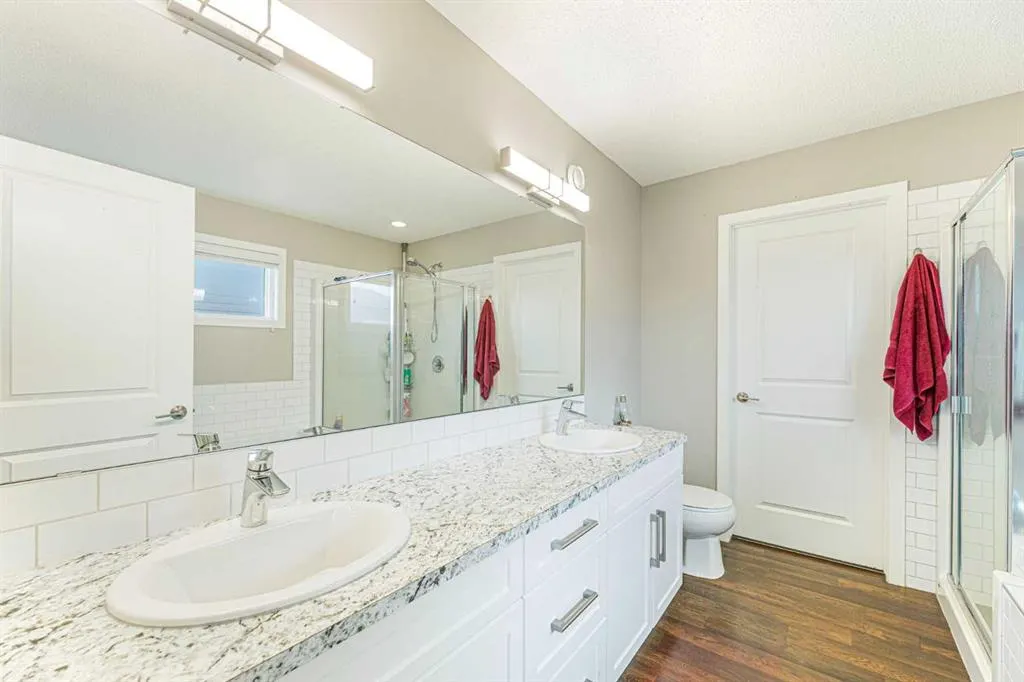 25 Cornerstone Manor NE