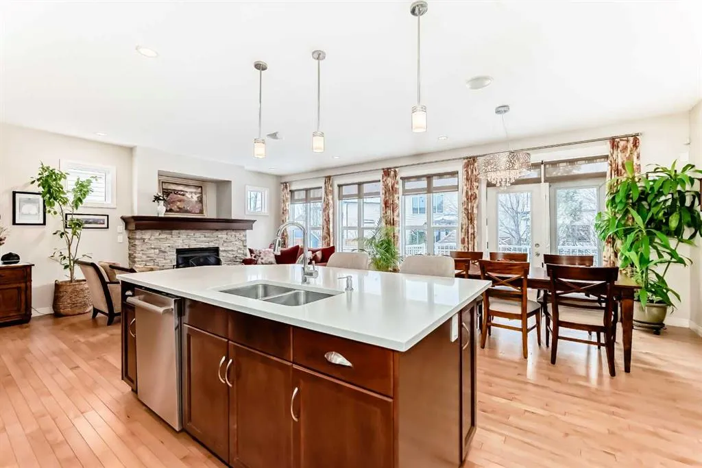 182 Cranarch Place SE