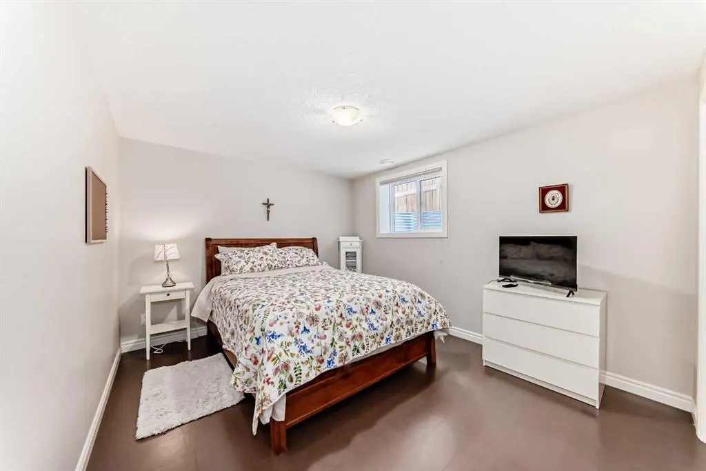 182 Cranarch Place SE