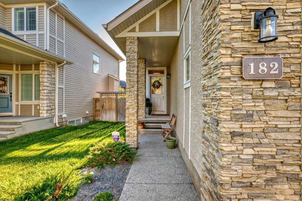 182 Cranarch Place SE