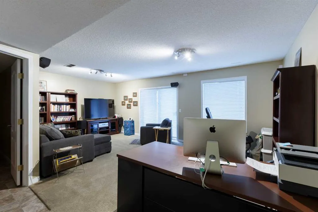 136 Country Hills Gardens NW