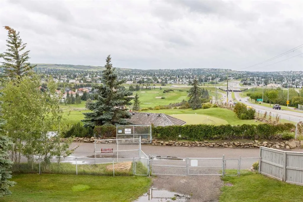 136 Country Hills Gardens NW