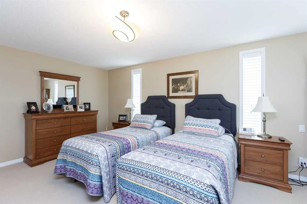 136 Country Hills Gardens NW