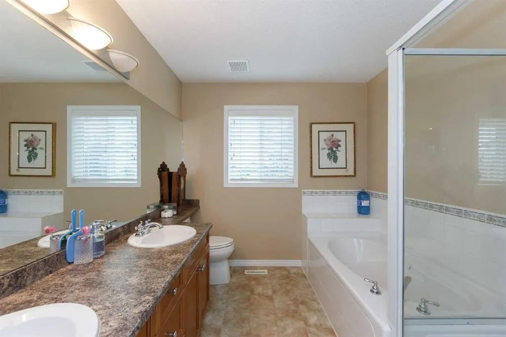 136 Country Hills Gardens NW