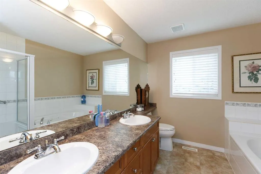 136 Country Hills Gardens NW