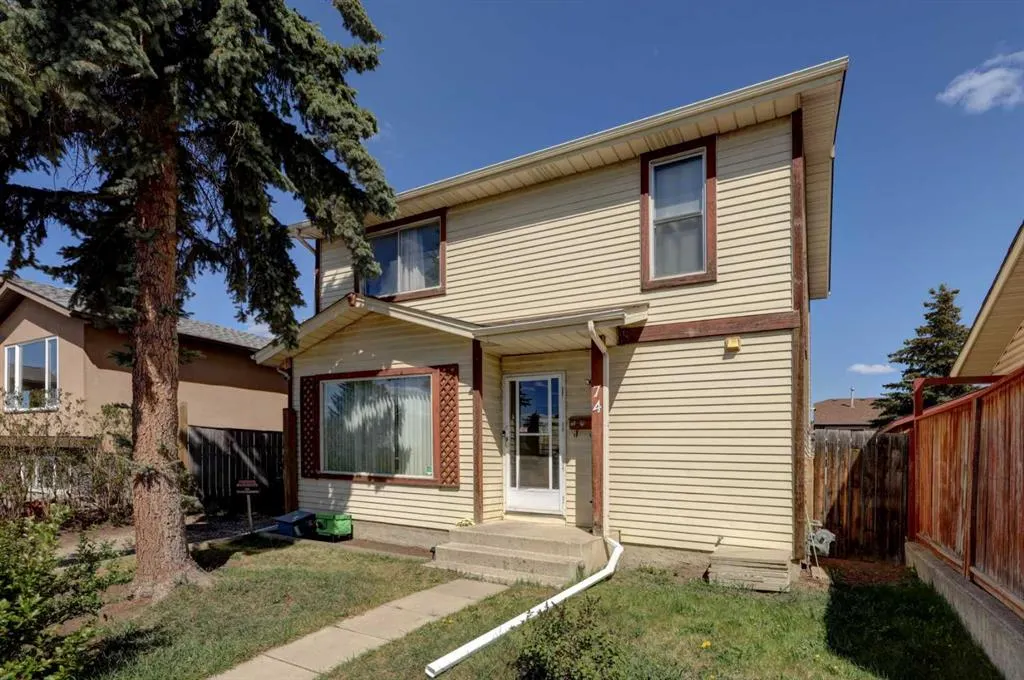 74 Aberdare Way NE