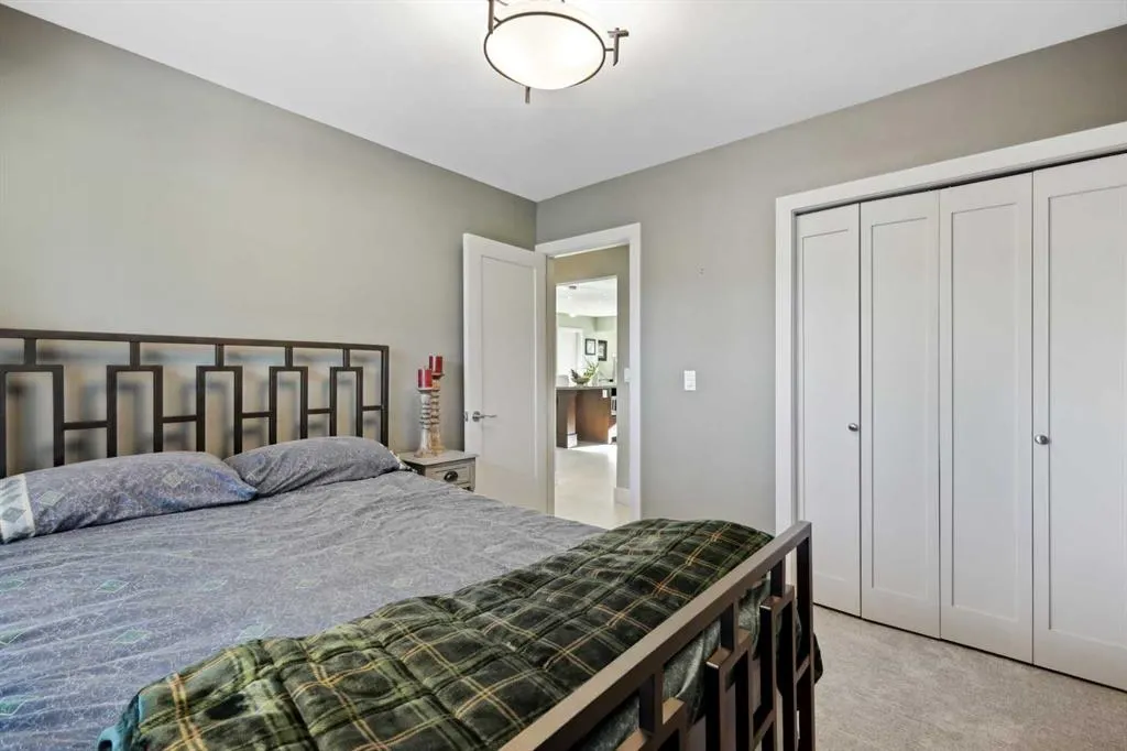 127 Varsity Estates Grove NW