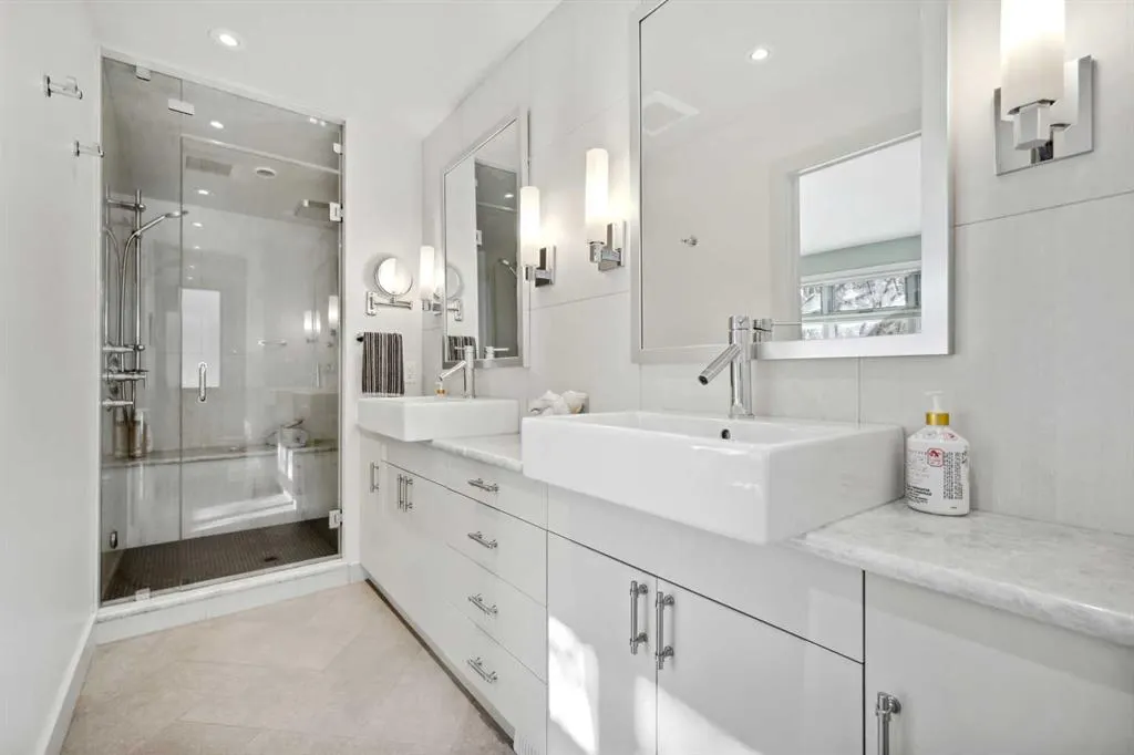 127 Varsity Estates Grove NW