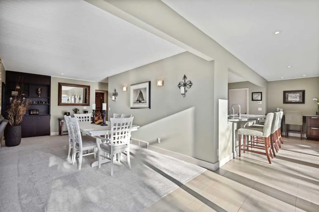 127 Varsity Estates Grove NW
