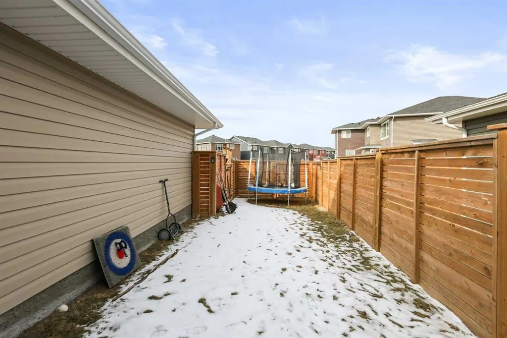 195 Redstone Grove NE